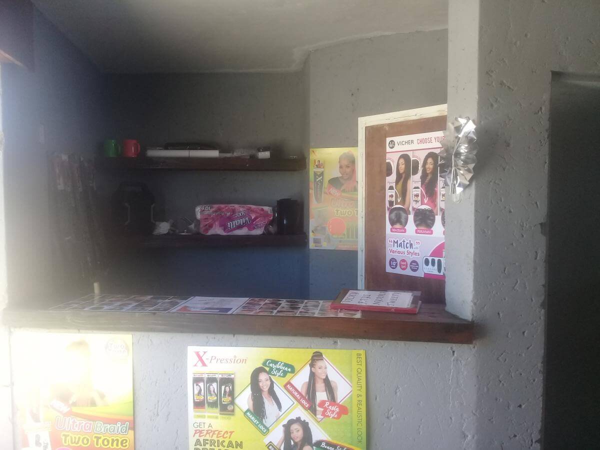 NIPPY CUTS HAIR SALON Soweto Photo 3